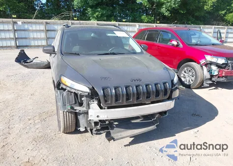 2018 Jeep Cherokee Latitude 4X4 from USA, damaged, VIN 1C4PJMCBXJD597667